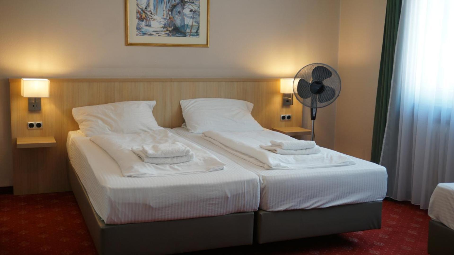 Hotel Hafner - Self Check-In สตุตการ์ต ภายนอก รูปภาพ