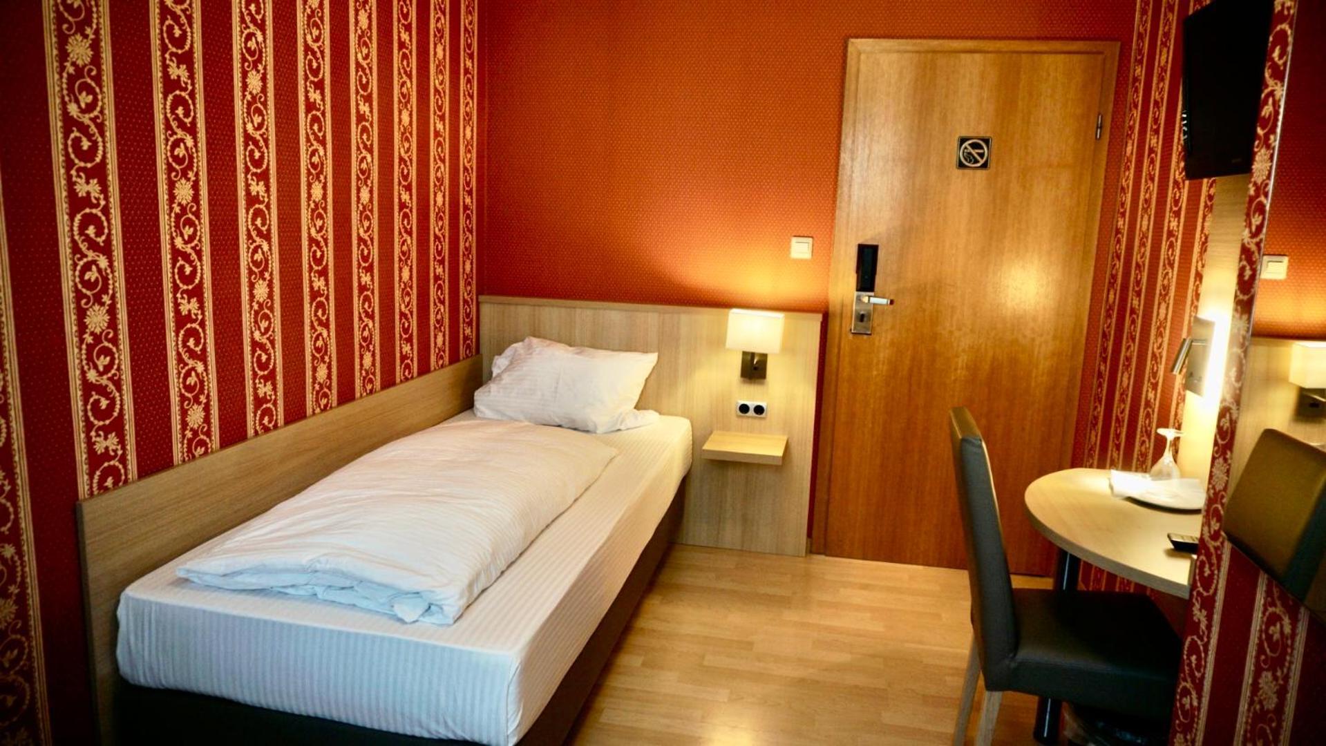 Hotel Hafner - Self Check-In สตุตการ์ต ภายนอก รูปภาพ