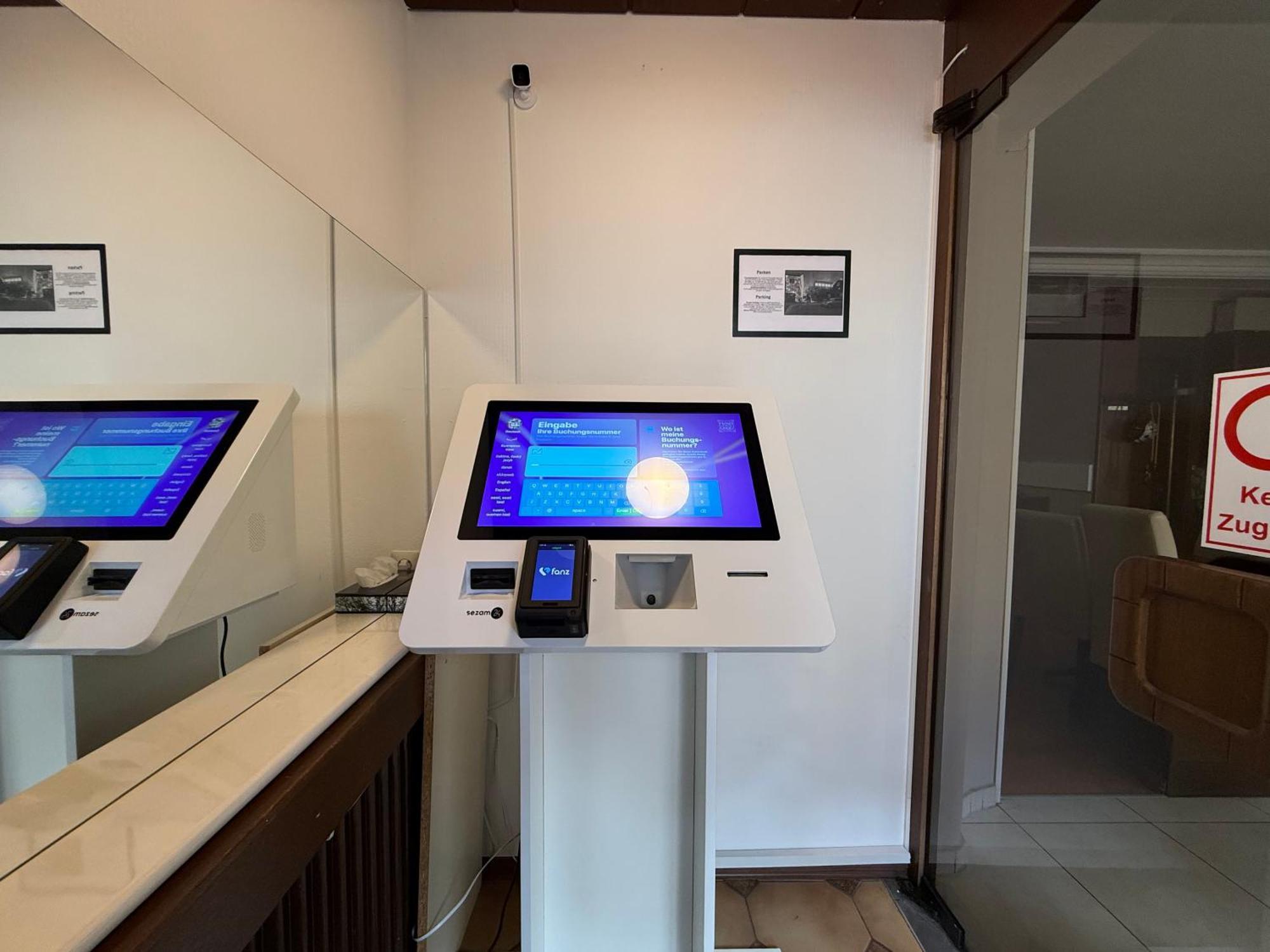 Hotel Hafner - Self Check-In สตุตการ์ต ภายนอก รูปภาพ